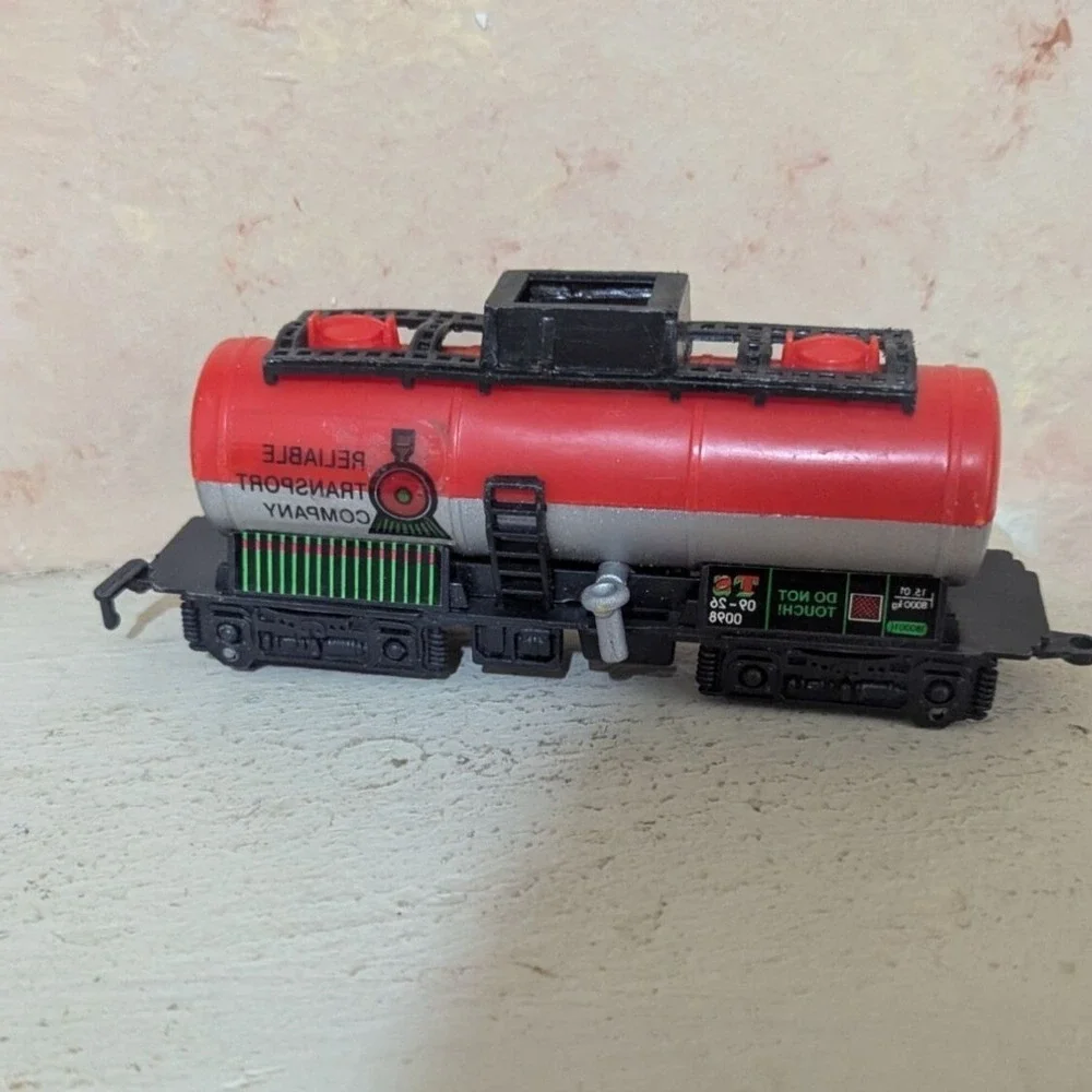 Reliable Transport Company Tanker Train‎ Car Red Silver Plastic Model 5.5 Inch